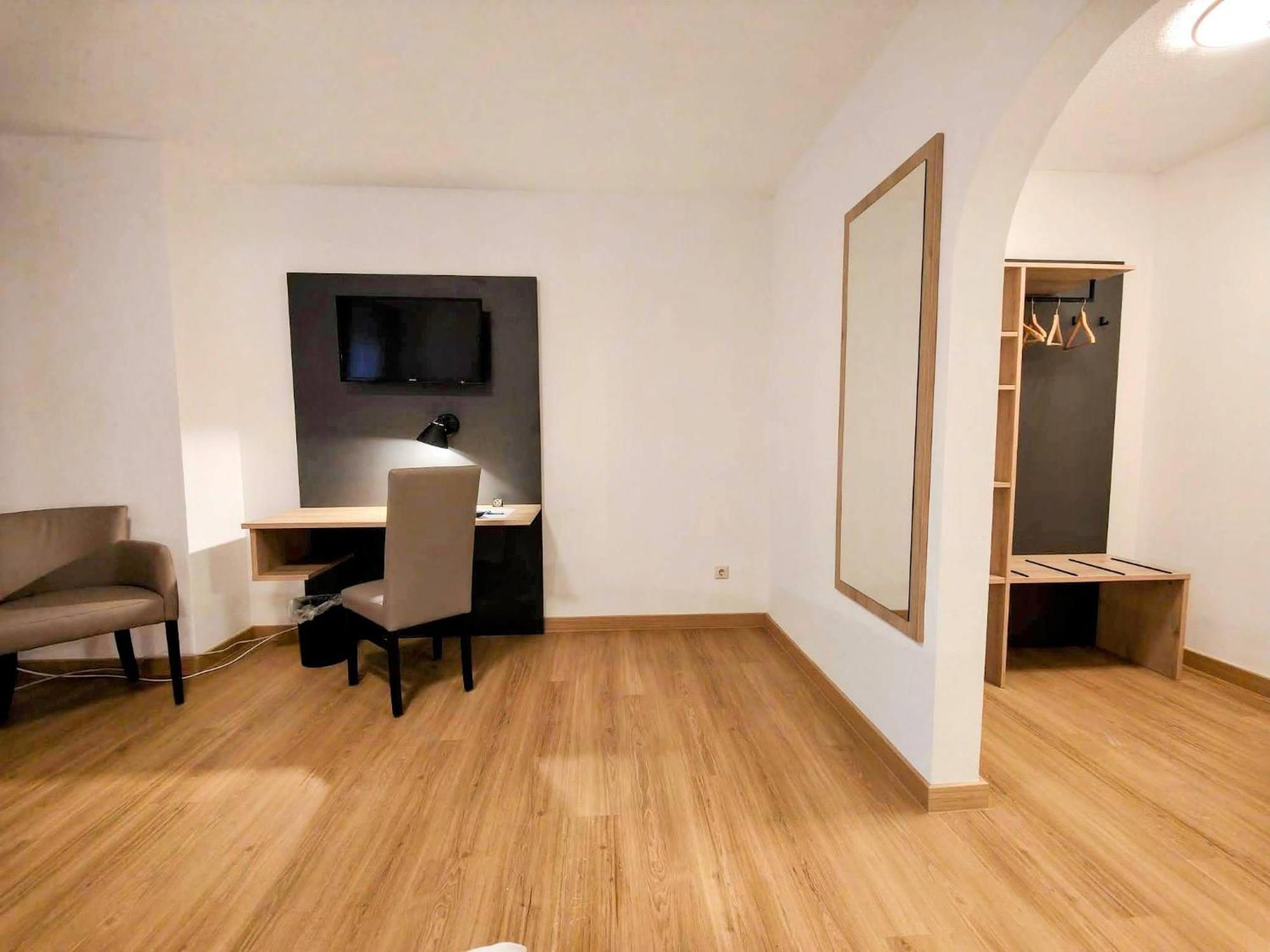A8 Hotel Im Darchinger Hof Bed & Breakfast - Zwischen Holzkirchen Und Weyarn - Zwischen Muenchen Salzburg Und Innsbruck - Kurz Vor Dem Irschenberg Eksteriør billede