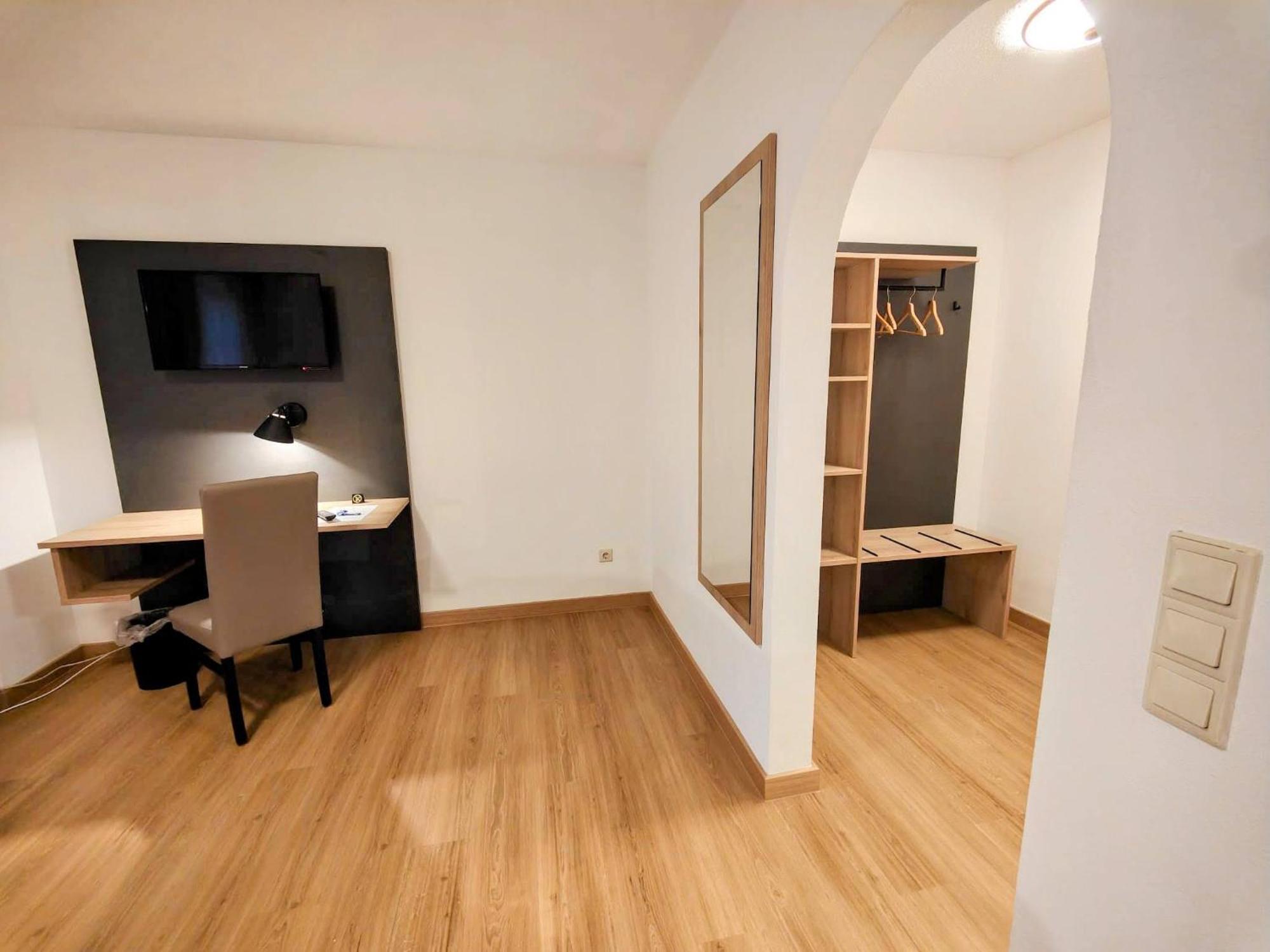 A8 Hotel Im Darchinger Hof Bed & Breakfast - Zwischen Holzkirchen Und Weyarn - Zwischen Muenchen Salzburg Und Innsbruck - Kurz Vor Dem Irschenberg Eksteriør billede