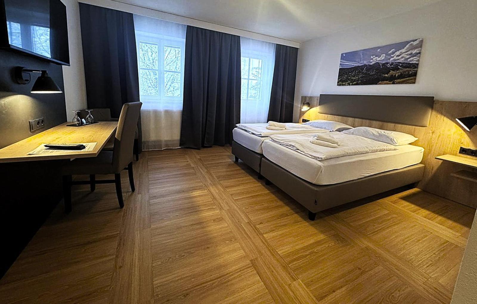 A8 Hotel Im Darchinger Hof Bed & Breakfast - Zwischen Holzkirchen Und Weyarn - Zwischen Muenchen Salzburg Und Innsbruck - Kurz Vor Dem Irschenberg Eksteriør billede